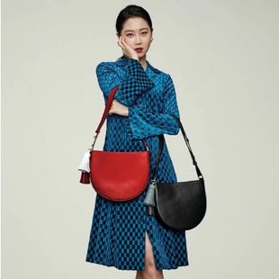 孔孝真同款包嫉妒的化身孔孝真同款单肩斜挎流苏包 品牌Vincis