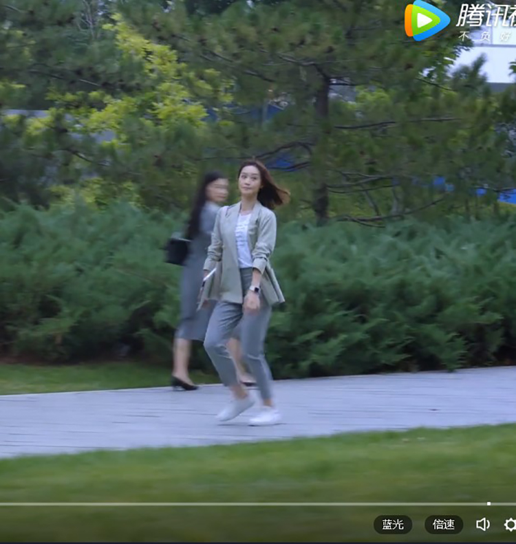 精英律师蓝盈莹戴曦栗娜同款裙子外套包包鞋子项链手表品牌揭秘
