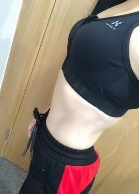Beauty小姐张雨绮张小斐宋轶欧阳娜娜同款外套毛衣化妆品牌子