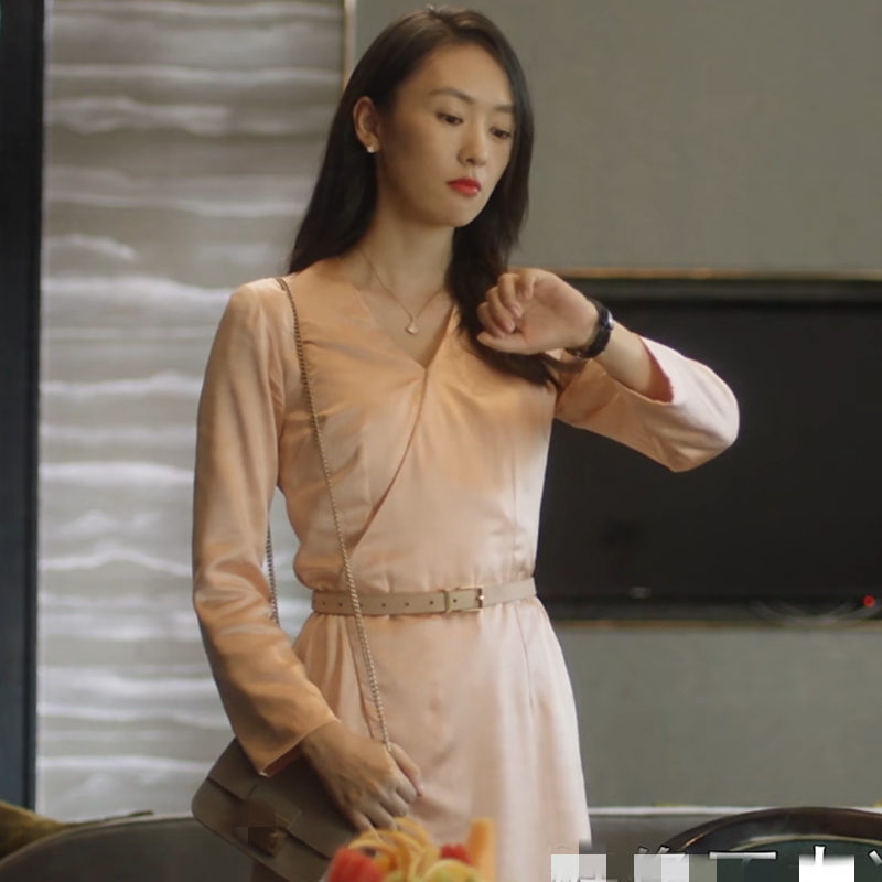 三十而已童谣顾佳江疏影王漫妮同款衬衫裙子外套风衣包包购买地址