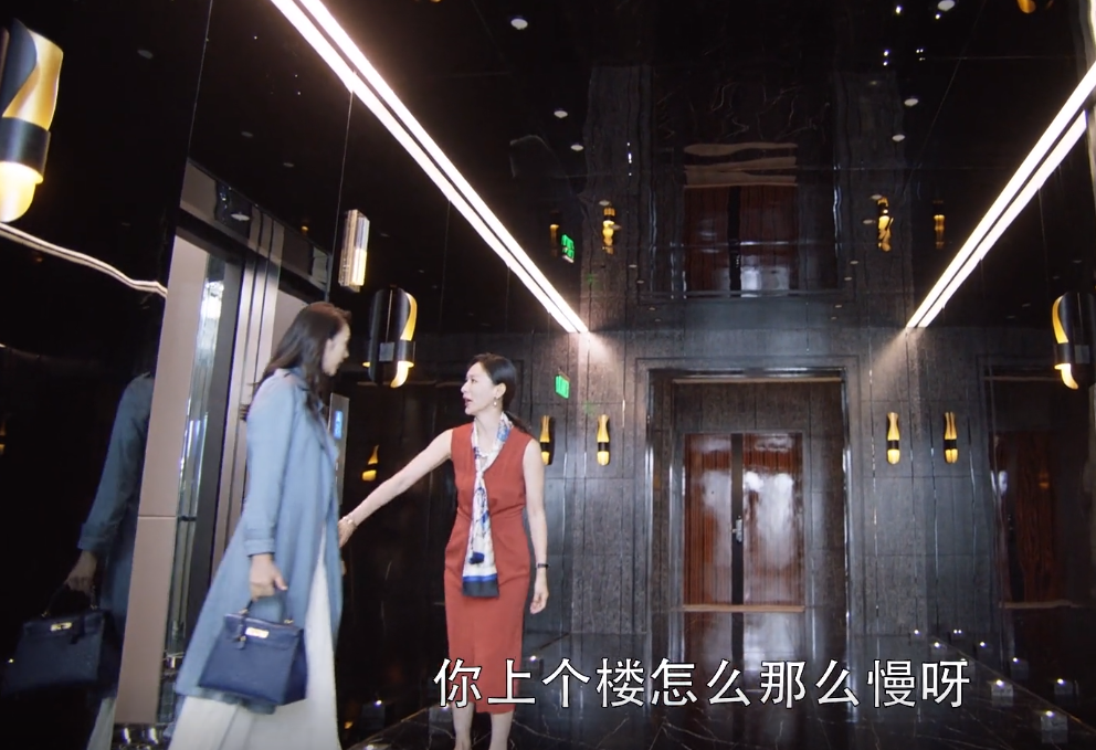 三十而已童谣顾佳江疏影王漫妮同款衬衫裙子外套风衣包包购买地址