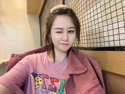 我喜欢你赵露思顾胜男同款卫衣毛衣外套裙子帽子同款品牌推荐