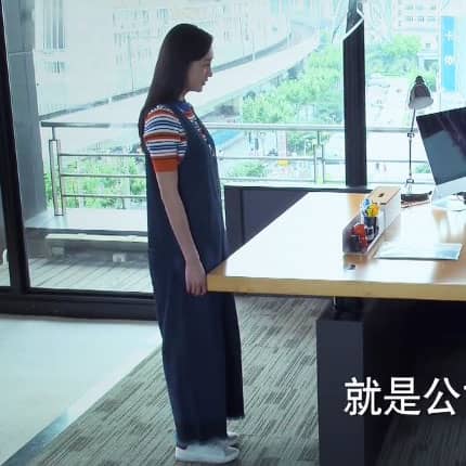 周末父母王鸥赵佳妮同款条纹针织T恤+吊带牛仔阔腿裤