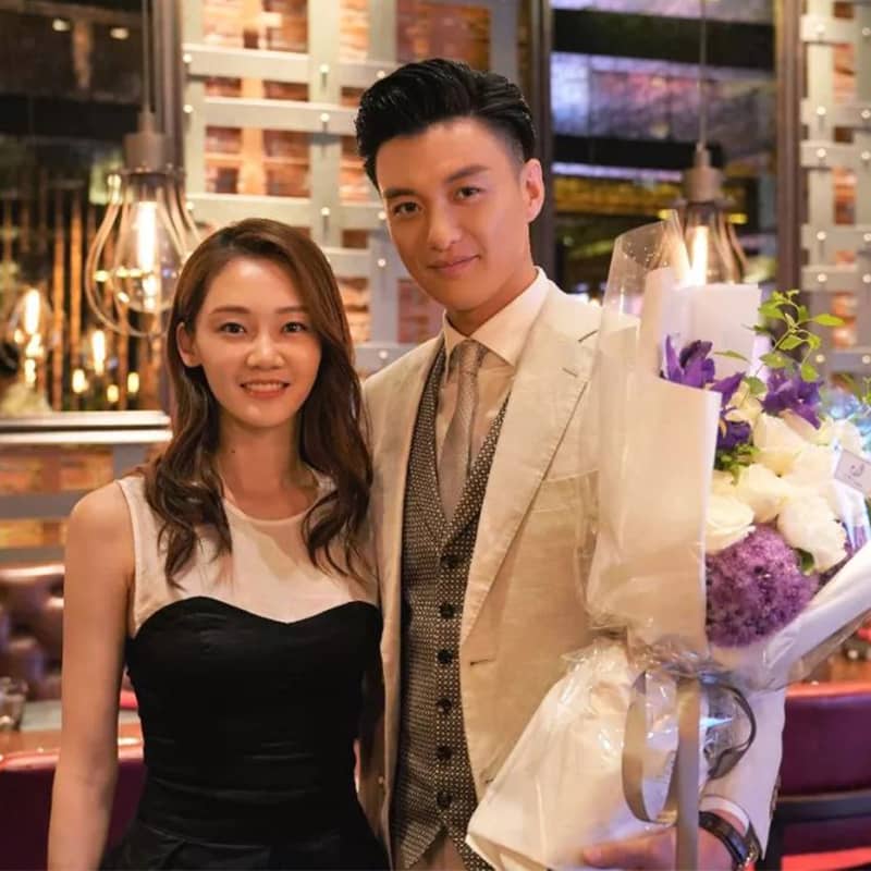 爱上你治愈我苗苗孙树同款气质黑白色夏季无袖露肩裙子连衣裙